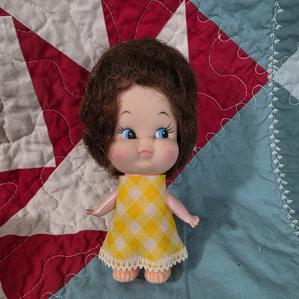 Vintage Plastic Doll Big Eye Pose 4.5" Yellow Gingham Dress Brown Bouffant Hair